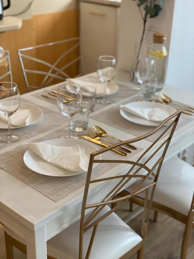 Vicky - New Apartment Centrum Srodmiescie ワルシャワ エクステリア 写真